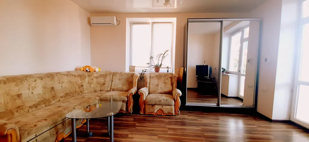 Квартира с балконом