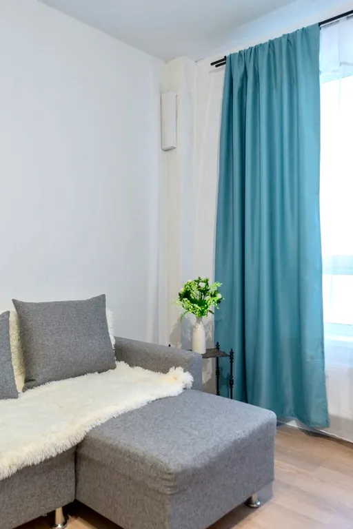 Шикарная 2-комнатная квартира с раздельными комнатами и балконом