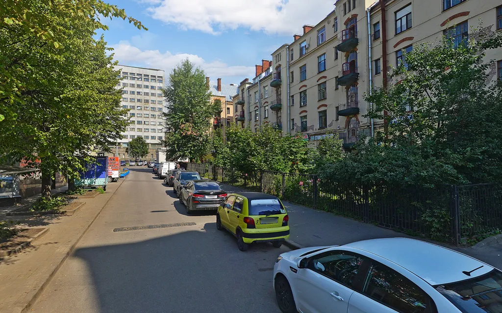Евротрёшка в центре у Крейсера Аврора