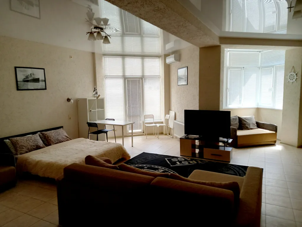 Квартира Просторная студия на первой линии у моря — аренда посуточно в Феодосия