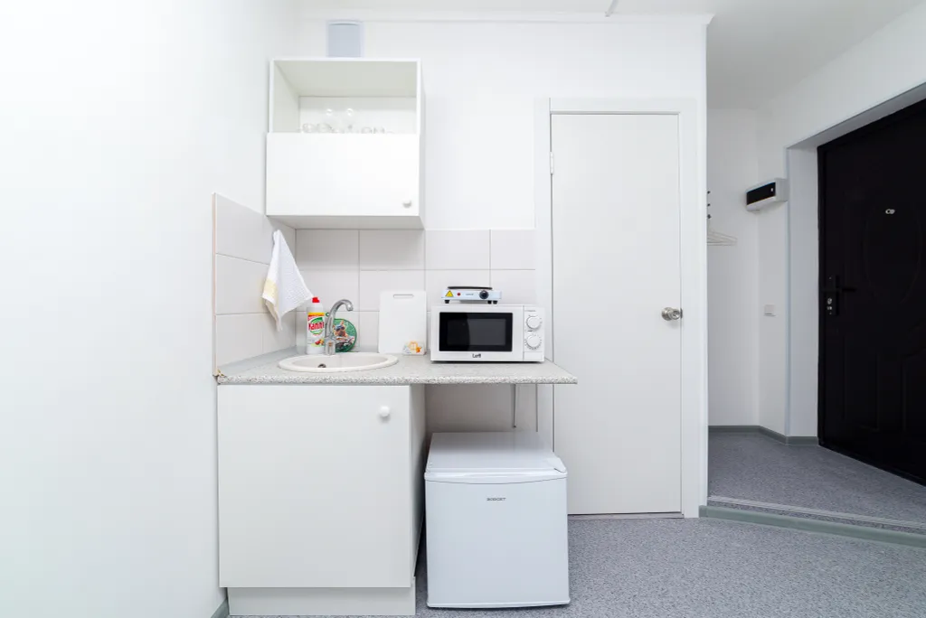 Одна из четырех в квартире мини-студия Париж