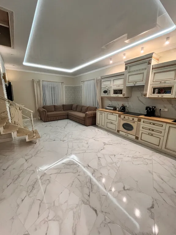 Уютный светлый дом с баней