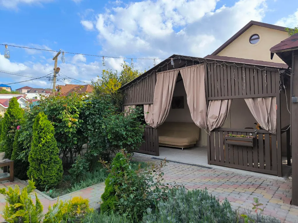 Коттедж Коттедж вилла роза — Южная Озереевка