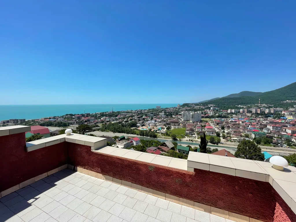 Этаж в коттедже с огромным балконом, 2 спальнями, гостиной и кухней — аренда посуточно в Лазаревское