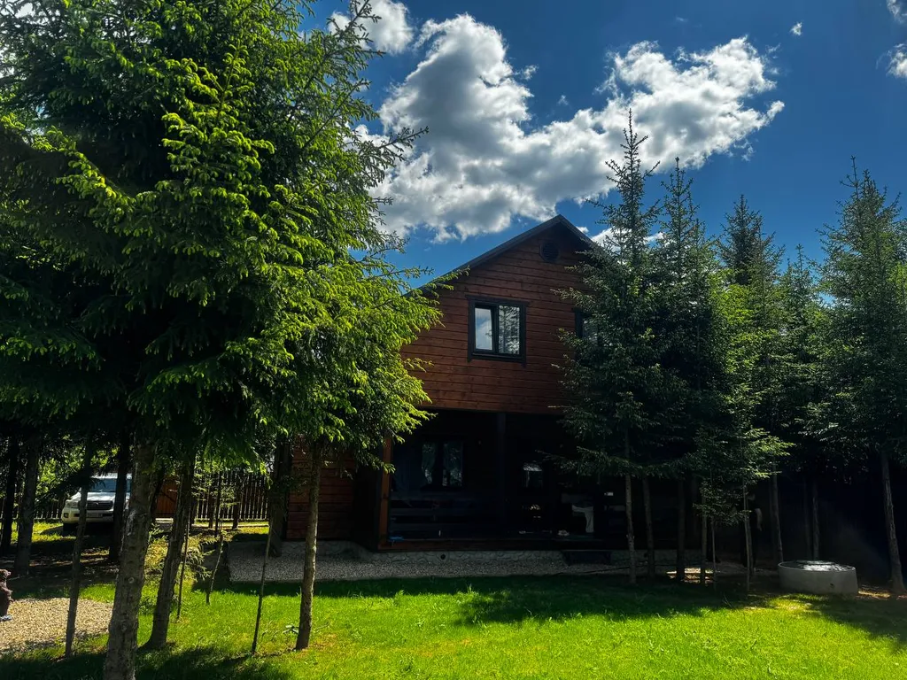 Уютный дом в лесу