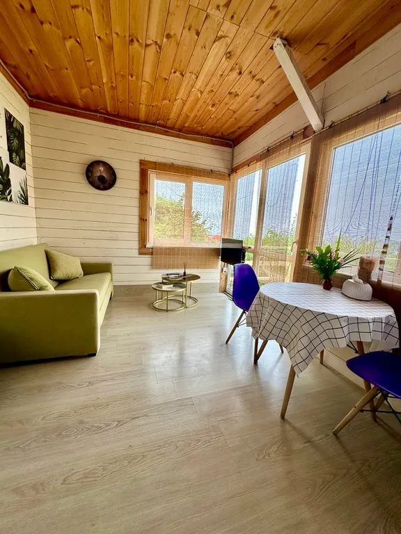 Уютный домик с видом на море