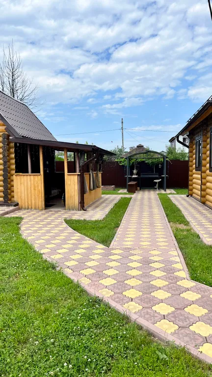 Домик вблизи леса