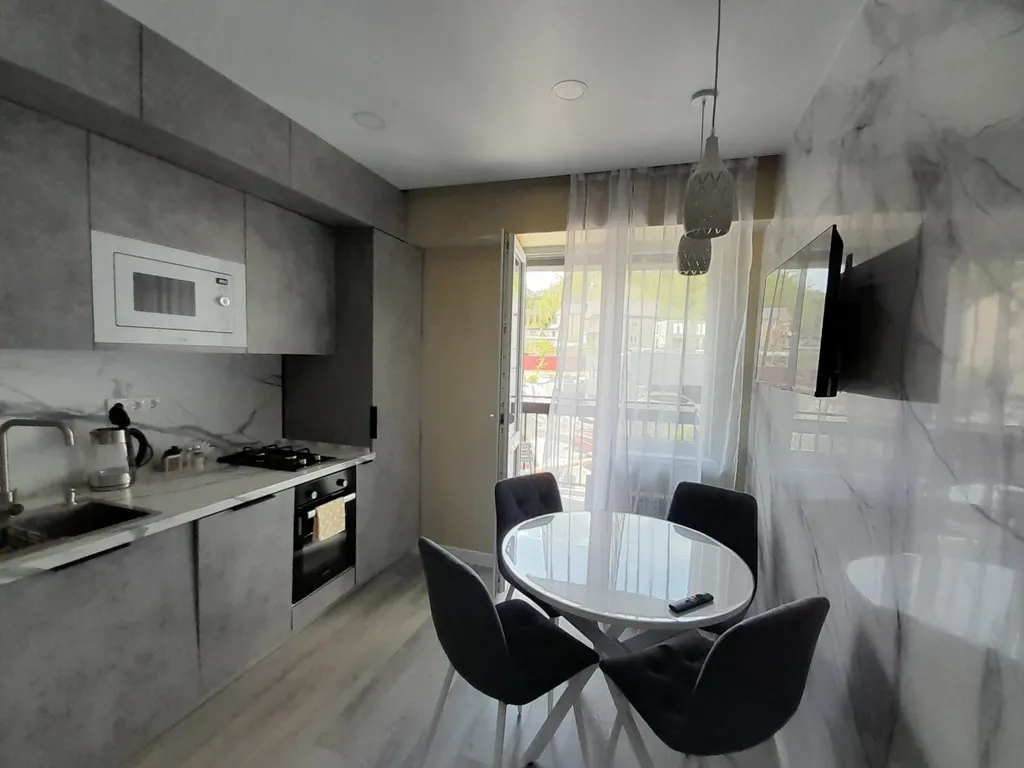 Уютная квартира с балконом в спальном районе