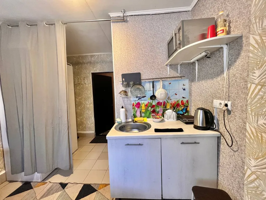 Мини - студия  эконом в центре  города