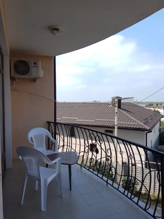 Квартира 3-комнатные апартаменты на берегу моря с собственным бассейном — Севастополь