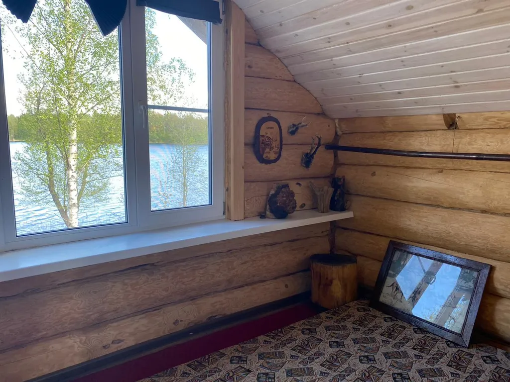 Дом на берегу озера