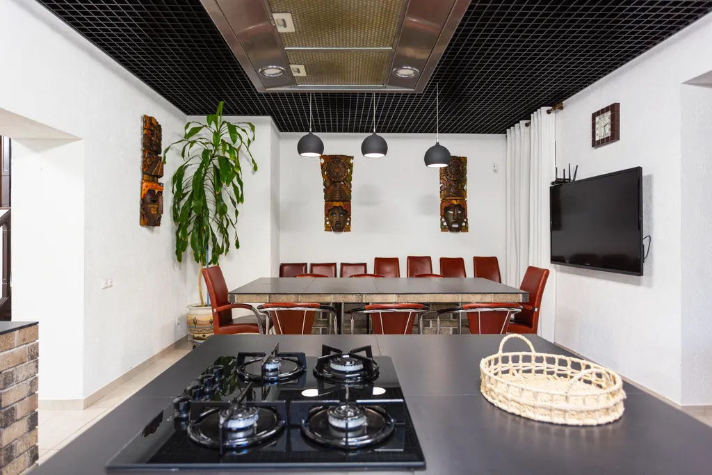 Дом с сауной и теннисными кортами