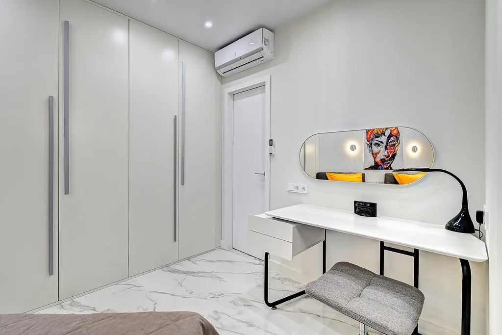 Квартира Квартира Двухкомнатная с 2 санузлами, проектором на балконе, бассейном на территории — Адлер