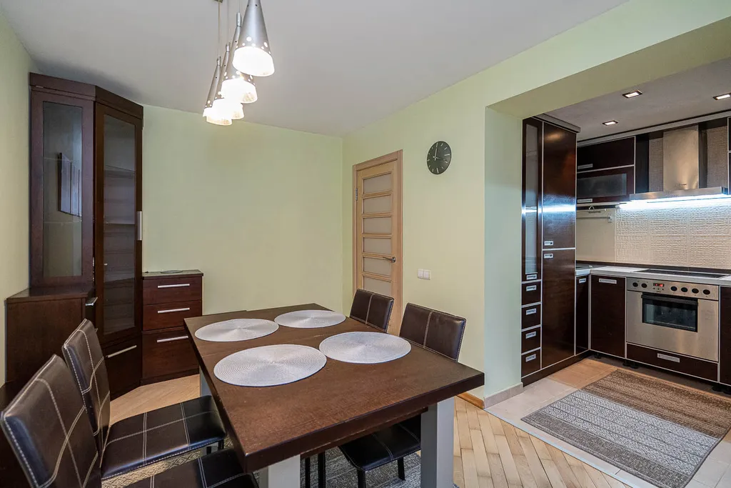 Трехкомнатные апартаменты  в центре