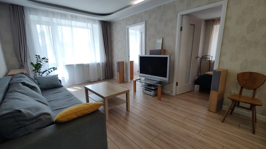 Светлая уютная 4-комнатная квартира рядом с центром