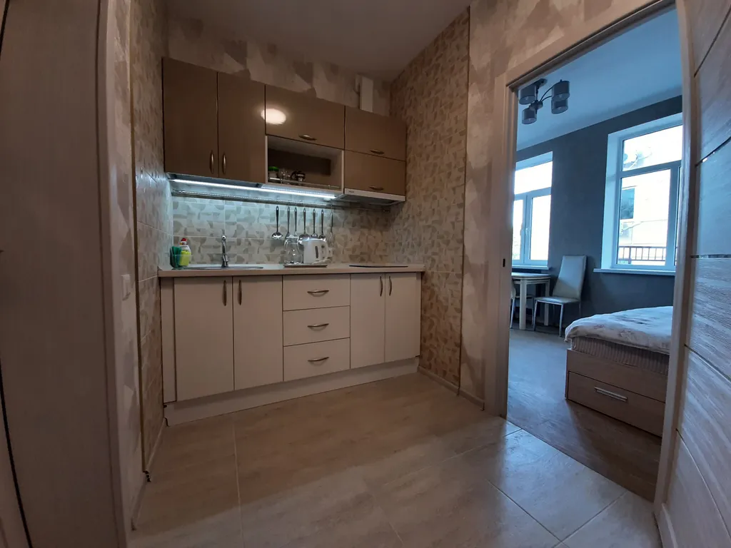 Светлая 1-комнатная квартира с панорамным балконом