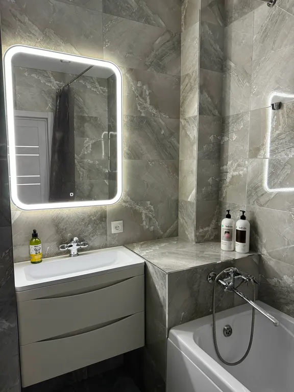 Квартира с прекрасным видом из окон, аэропорт в 5 минутах