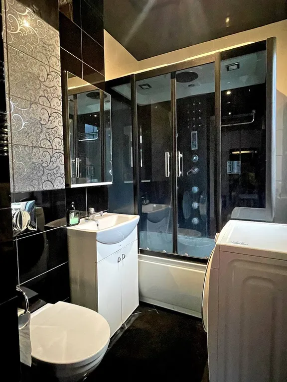 House Molodaja street-ТРК Triniti