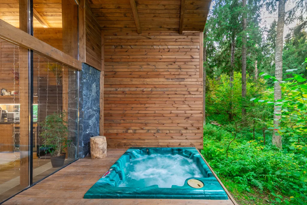 Коттедж Сказочный Шале с камином и джакузи в живописном лесу — Шадрино