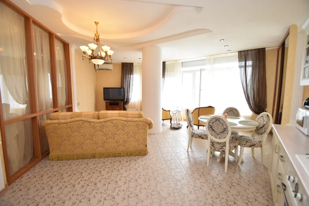 На Набережной Гурзуфа