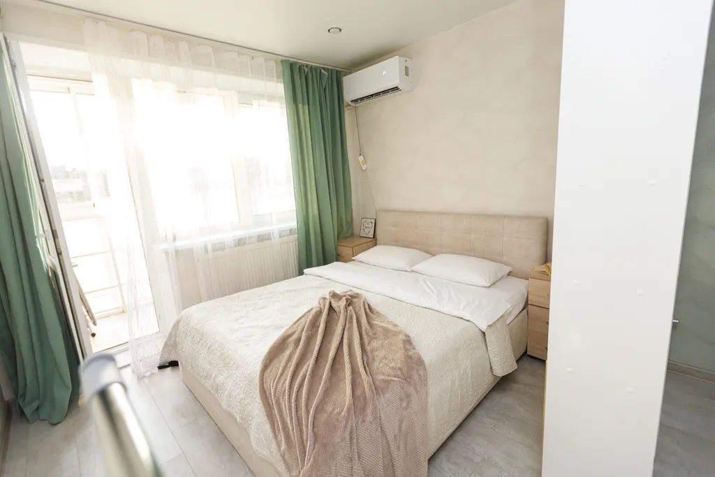 Студия у городской администрации | Квартирный вопрос