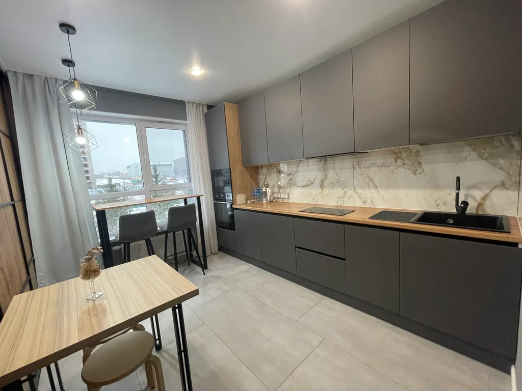 Уютная светлая квартира с большими окнами