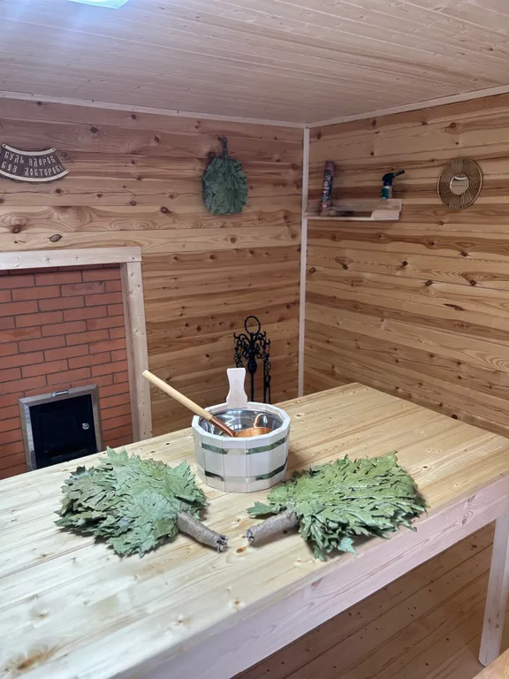 Новый коттедж для отдыха у реки с бассейном и баней