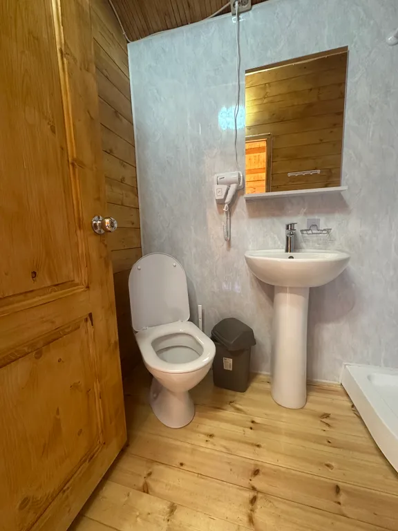 Дом в живописном спокойном месте и с видом на море