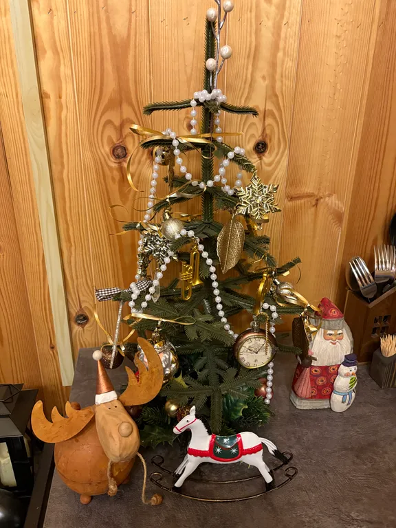 Уютный дом у леса