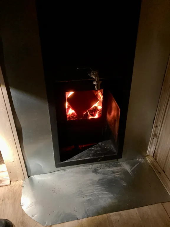 Коттедж Дом с отдельностоящий баней на дровах — Ропша