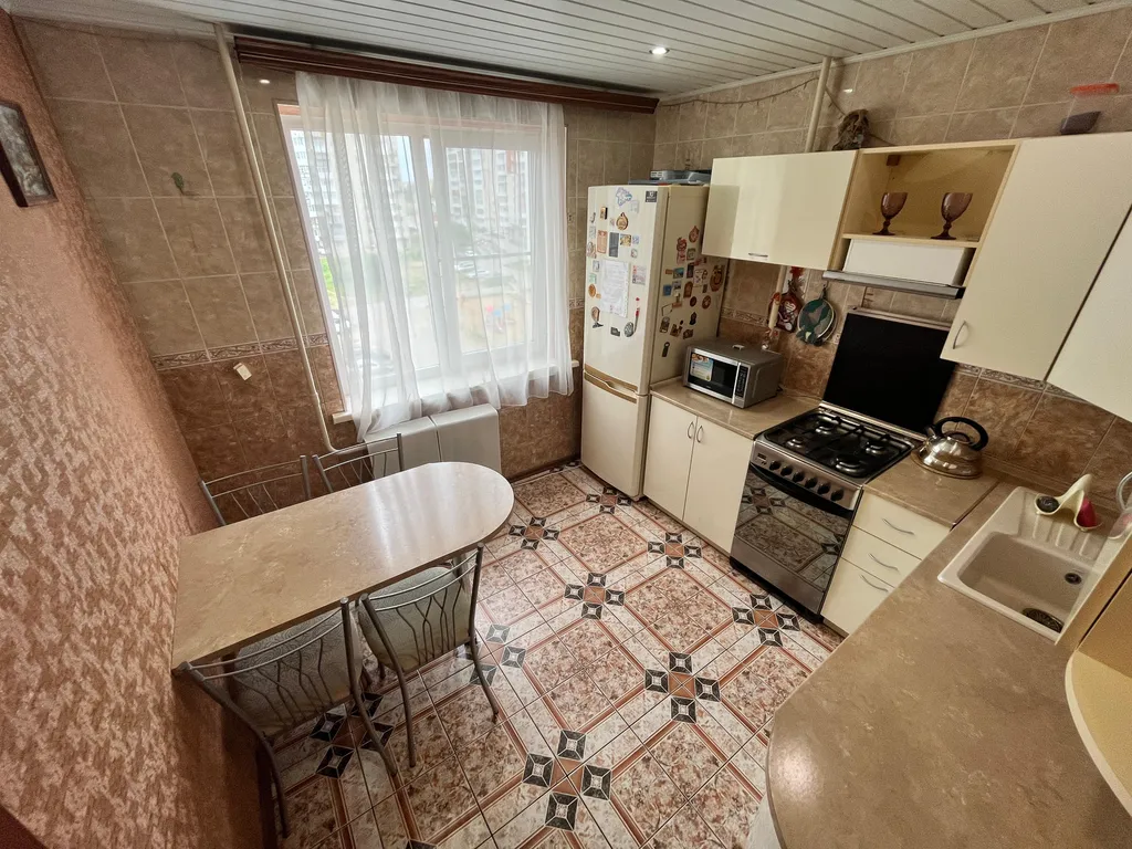 Комфортная 3-комнатная квартира рядом с ТЦ Сатурном