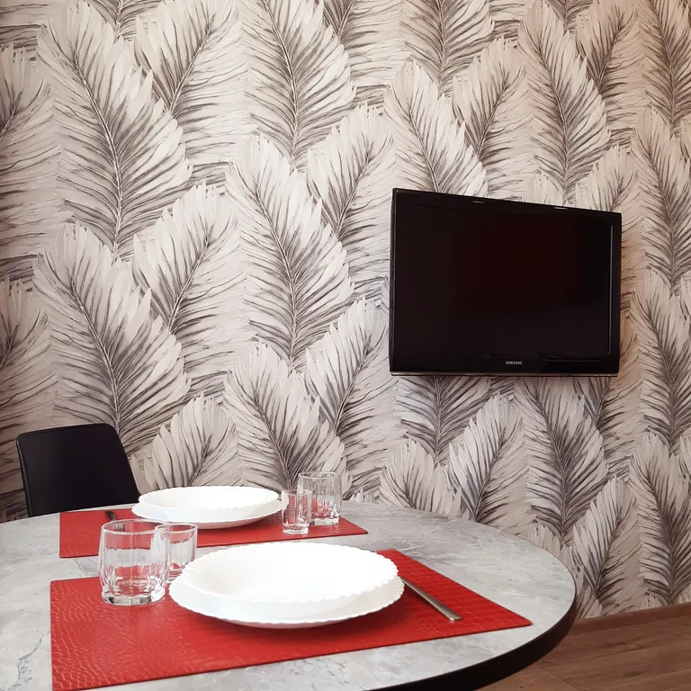 Просторная евротрешка с видом на Ангару и город