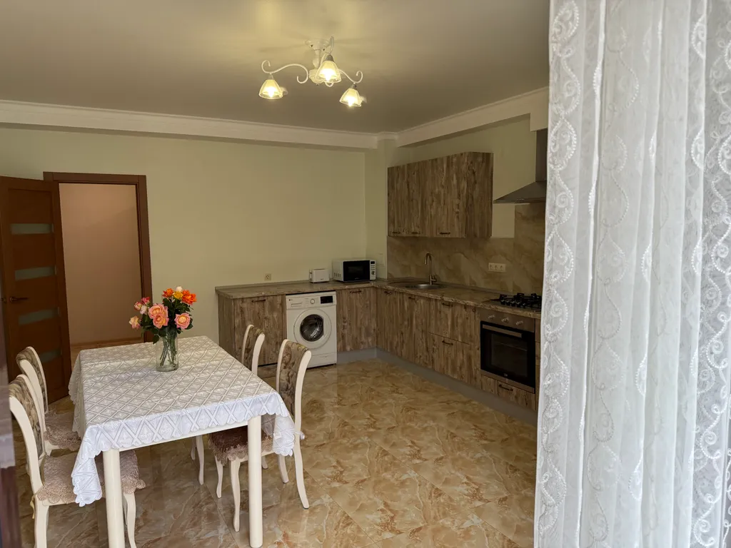 Квартира в новом доме, идеально расположенном в центре курортной зоны