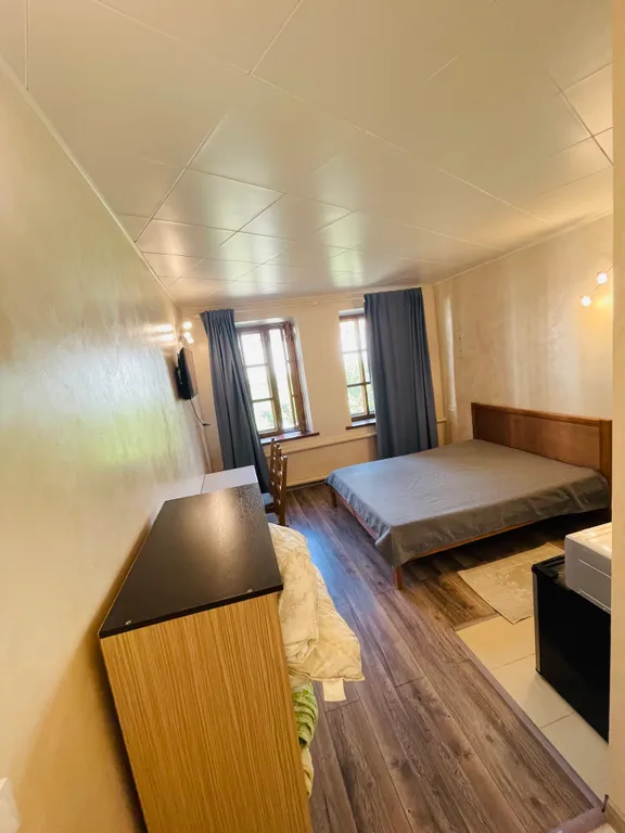 Уютный номер с выходом в сквер Волкова