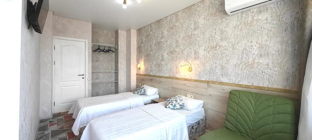 Квартира Двухкомнатная квартира, индивидуальное отопление, парковка, кухня — Судак