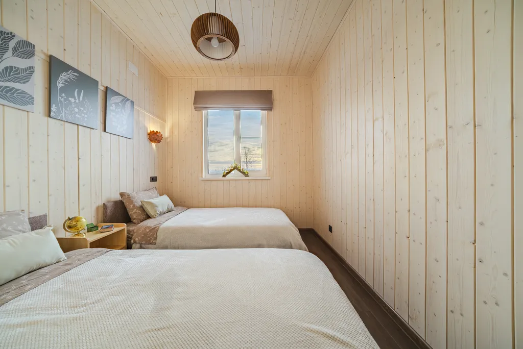 Новый дом с большим столом, кинотеатром, баней