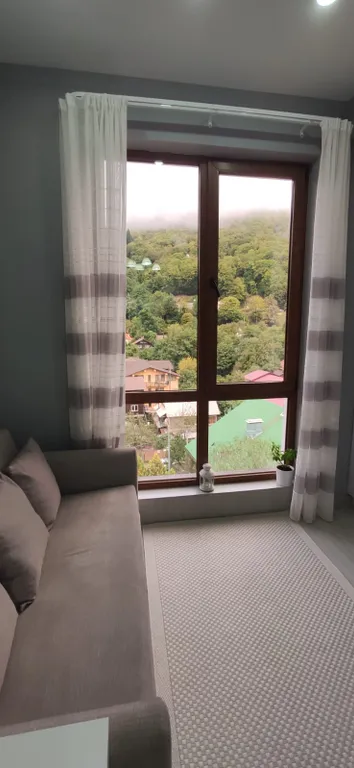 Светлая уютная квартира с видом на горы