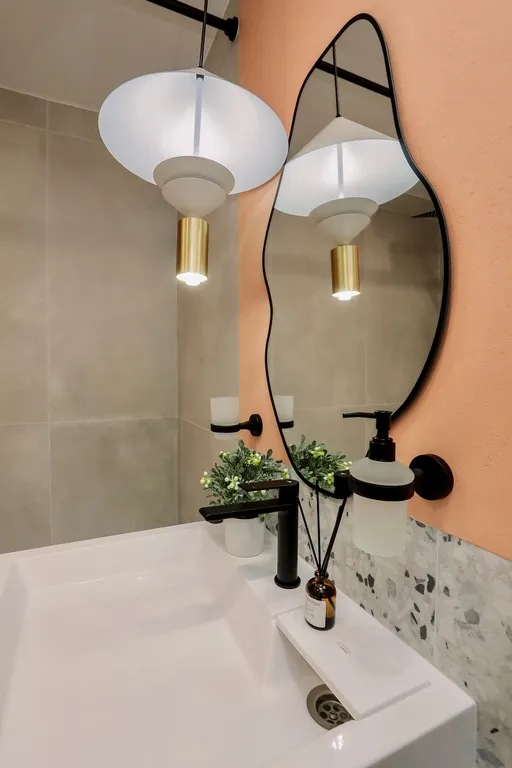 Дизайнерская студия премиум-класса c великoлепным видом для двоиx