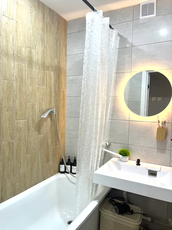 Уютная солнечная квартира с большой лоджией и видом на весь город