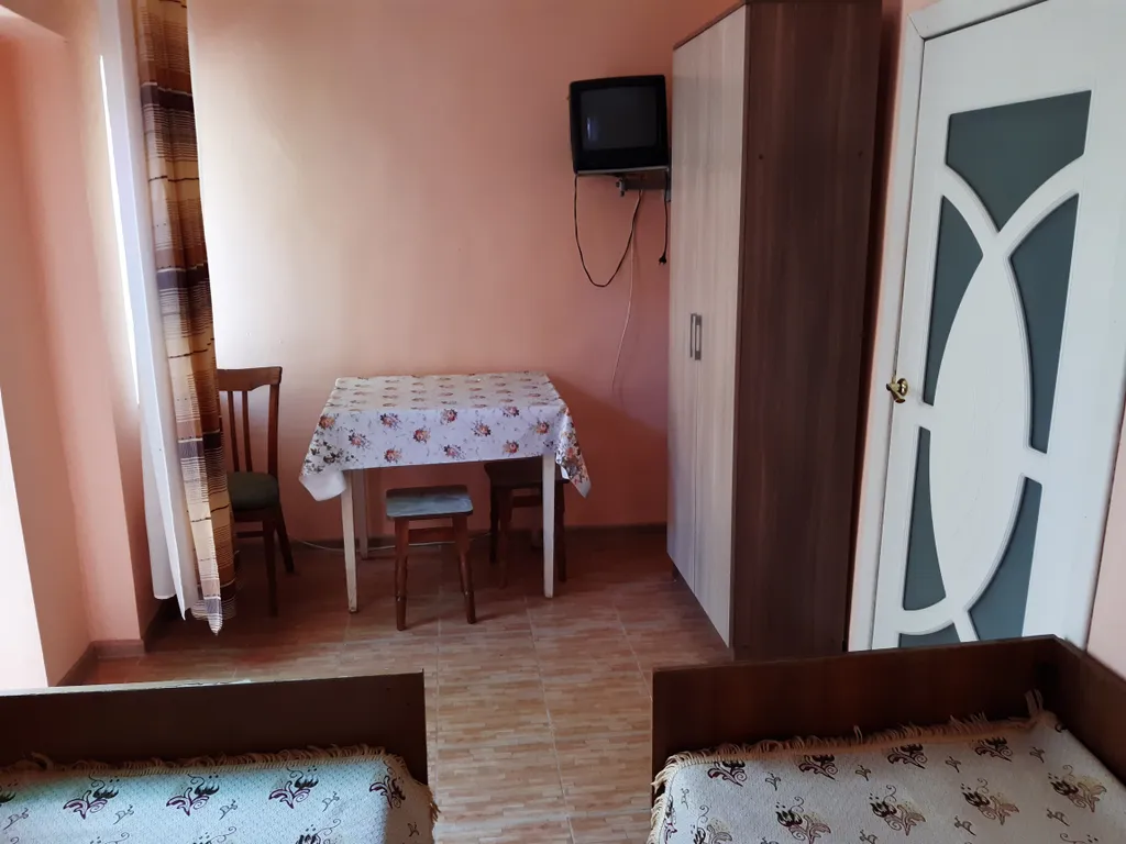 Уютный двухместный домик с тенистым двором