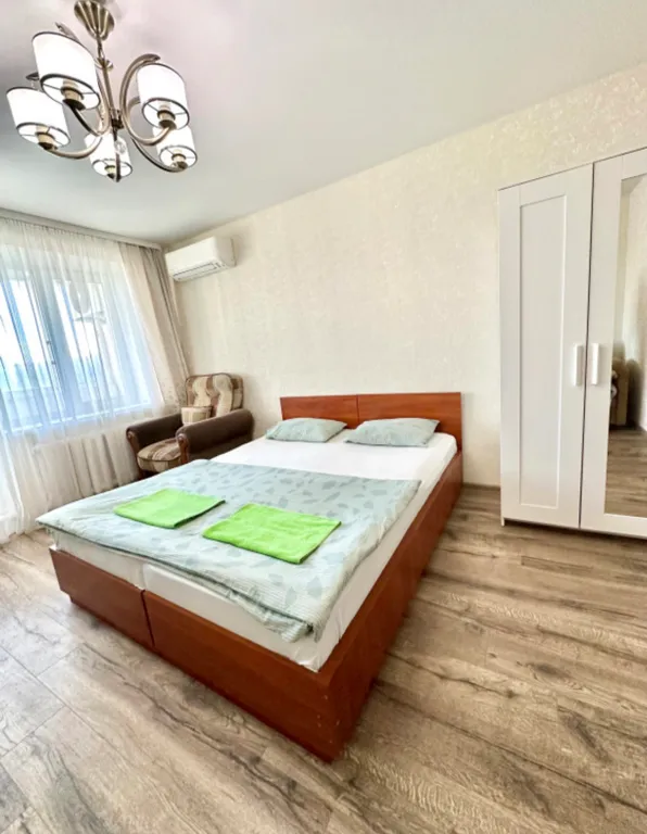 Трёхместный номер возле метро Немига