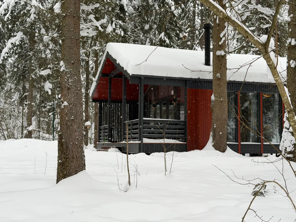 Просторный дом для компании с камином, сауной и общей зоной