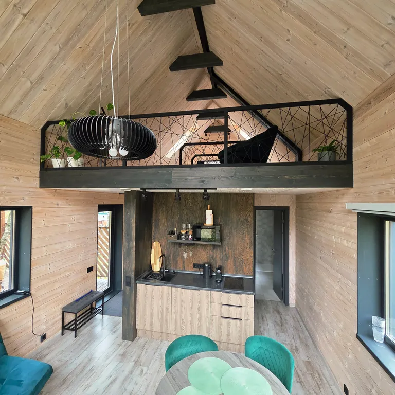 Домик на дереве Alderwood lodge