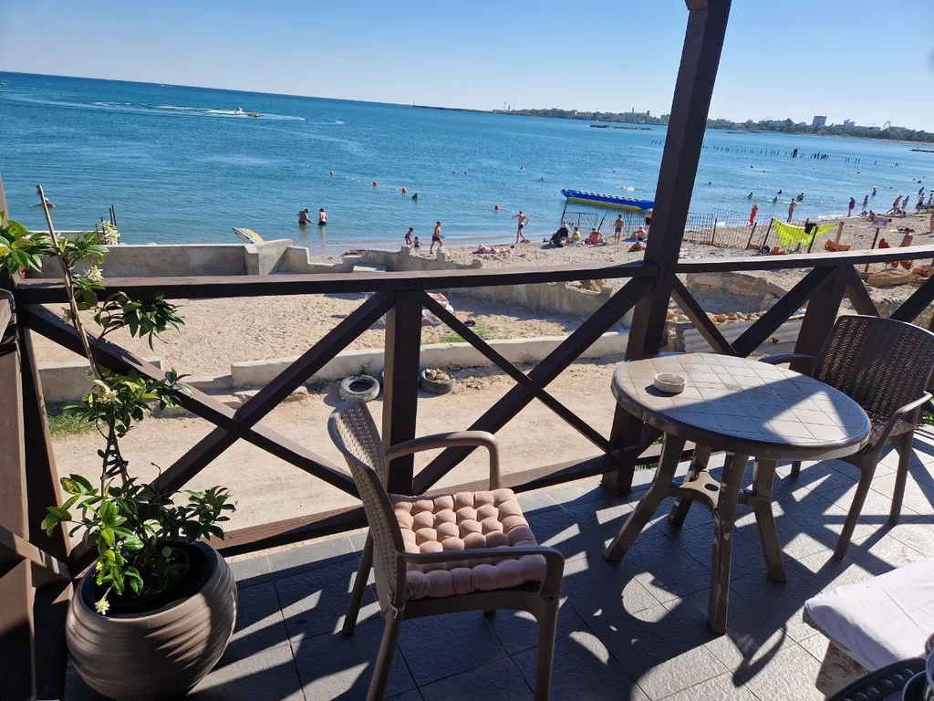 Квартира Номер с террасой и шикарным видом на море — аренда посуточно в Евпатория