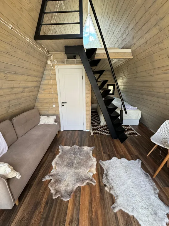 Афрейм возле канатной дороги