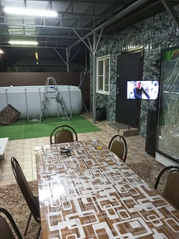 Дом с бассейном, и баней