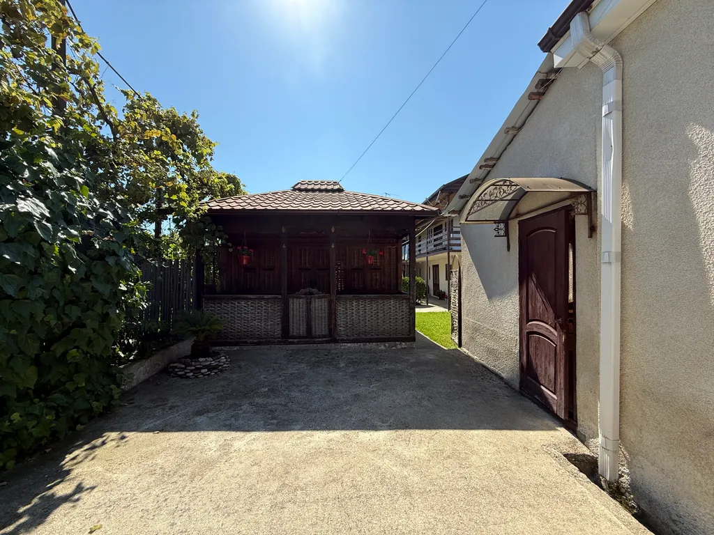 Уютные номера в городе Гудаута