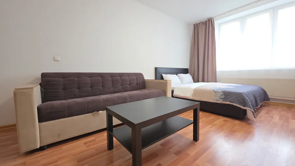 Тут хорошо на Островского