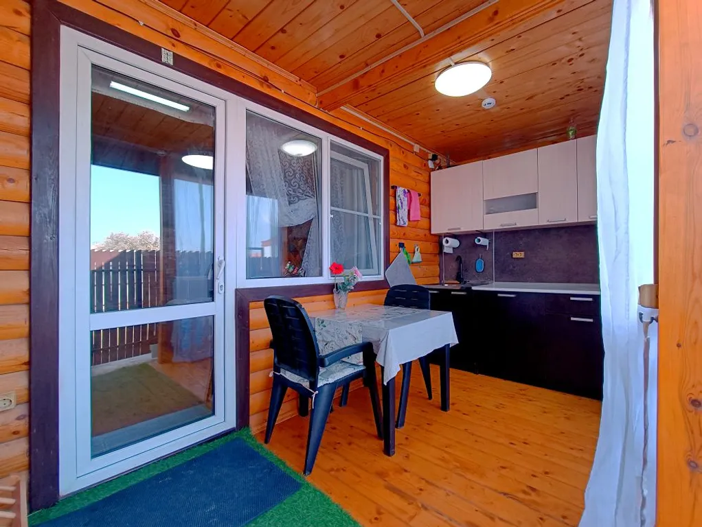 Дом у моря с теплым бассейном и сап бордами