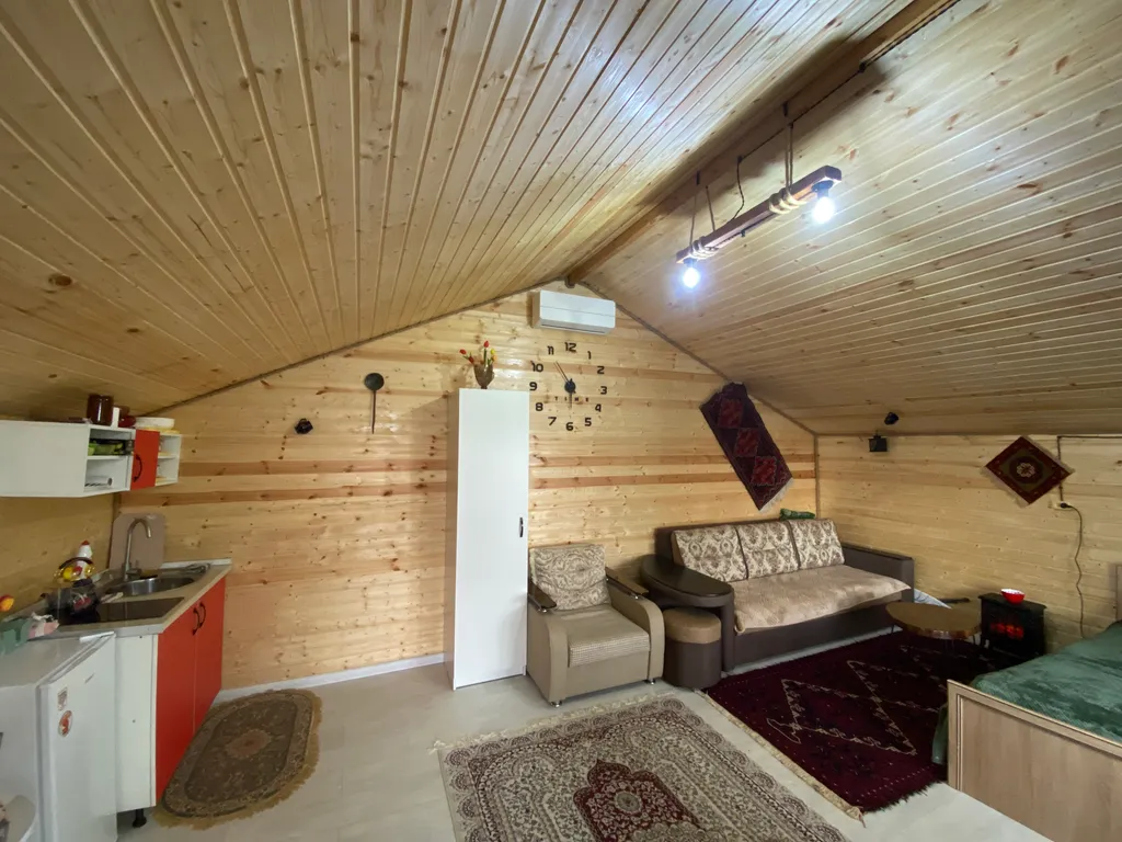 Уютный домик видом на город Дербент 5000 лет и на крепость Нарын-кала